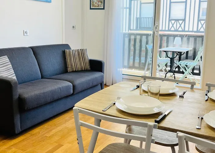 Apartment Le Mirabeau - Plein Centre - Terrasse Deauville